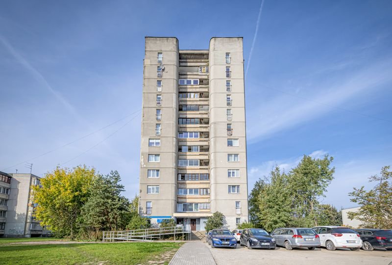 Namas ir automobilių aikštelė – Šarkuvos g., Šilainiai