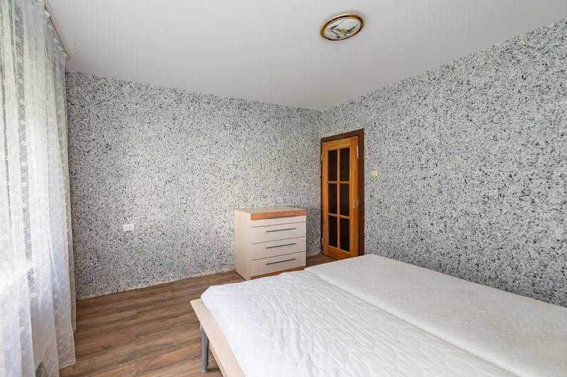 Miegamasis – Šiaurės pr. 12, Eiguliai