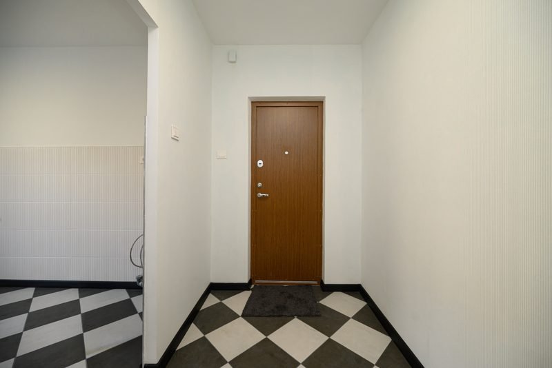 Koridorius ir sandėliukas – Šiaurės pr., Eiguliai
