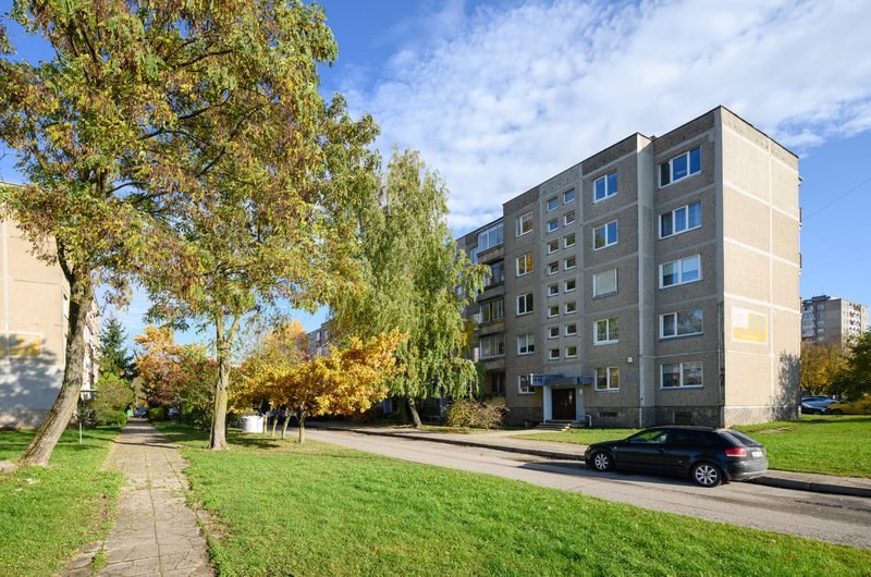 Namas – Šiaurės pr., Eiguliai