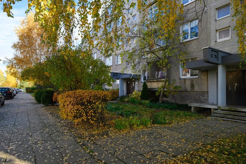 Namas ir kiemas – Šiaurės pr., Eiguliai